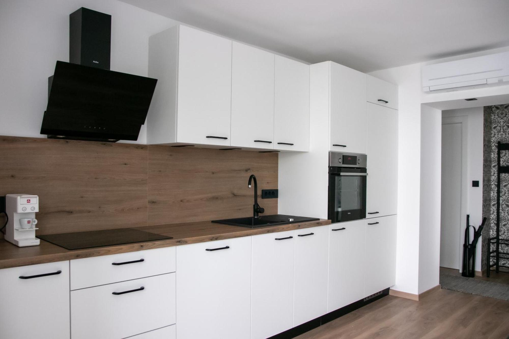 Residence Black&White Lubiana Esterno foto