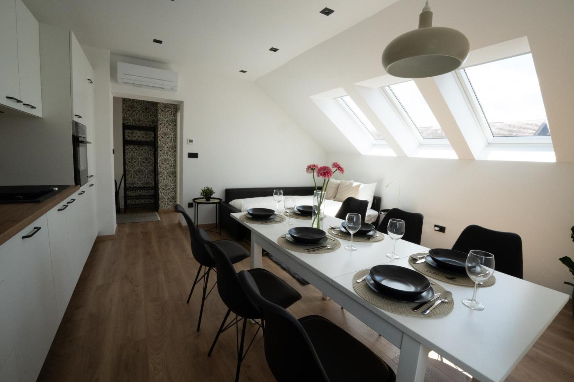 Residence Black&White Lubiana Esterno foto