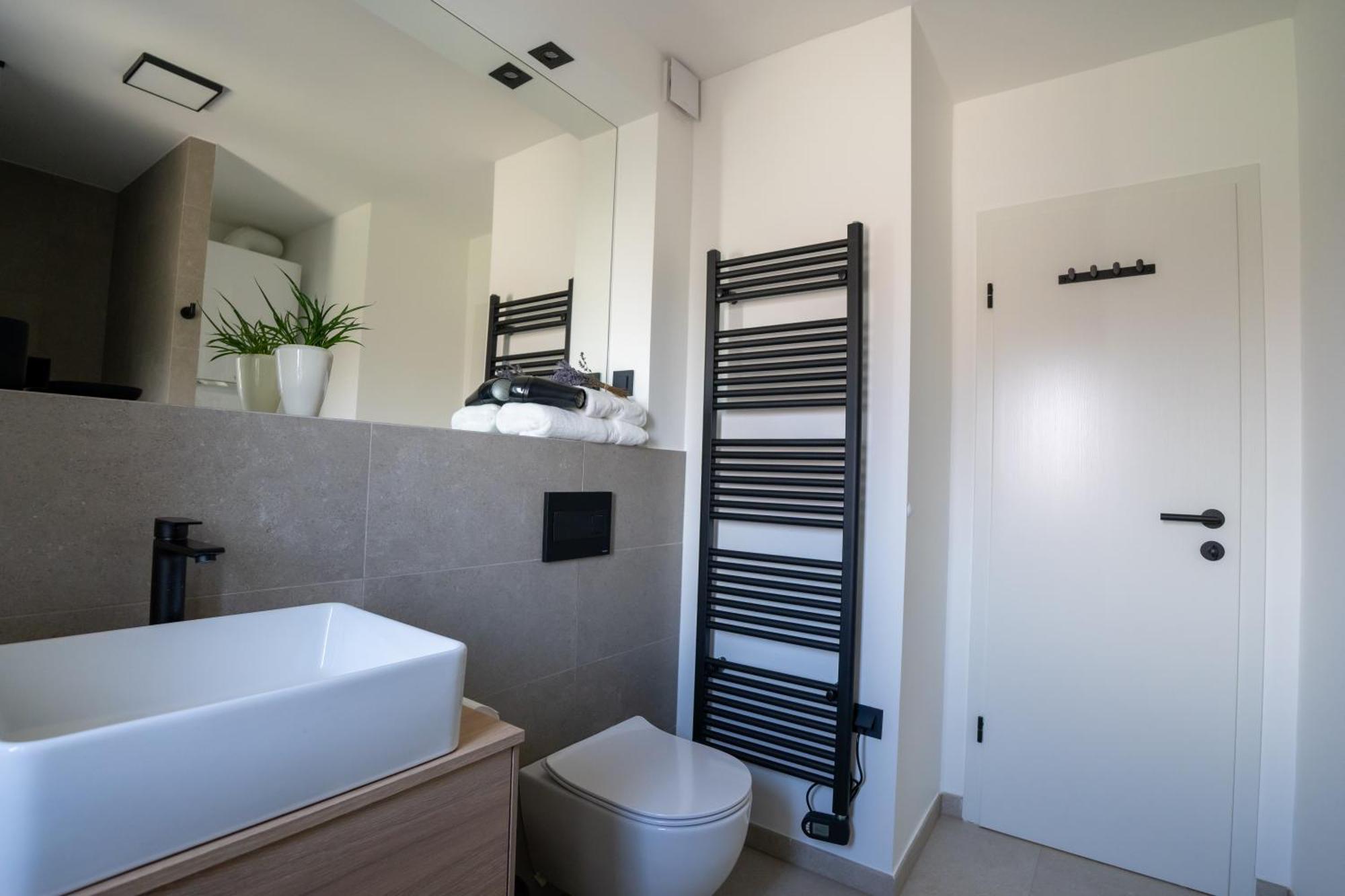 Residence Black&White Lubiana Esterno foto